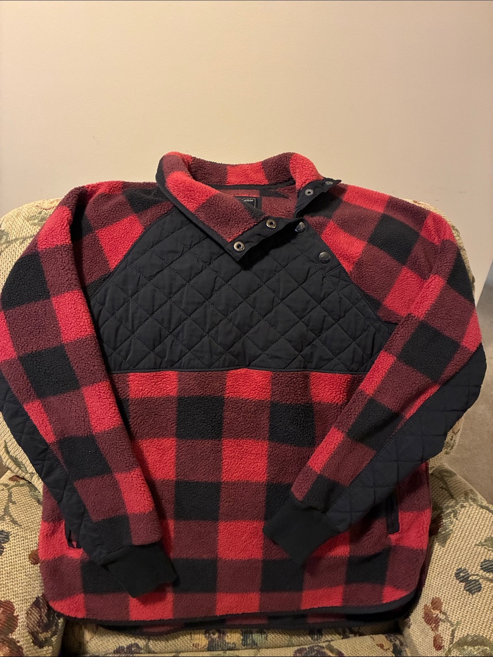 Abercrombie & Fitch Red and Black Buffalo Check Quilted Pullover